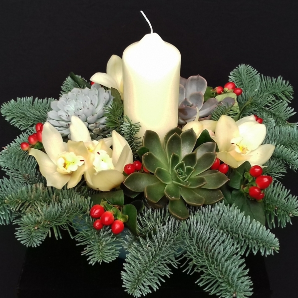 Christmas Table Arrangement