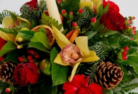 Christmas Table Arrangement